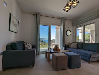 natura luxury suites parga
