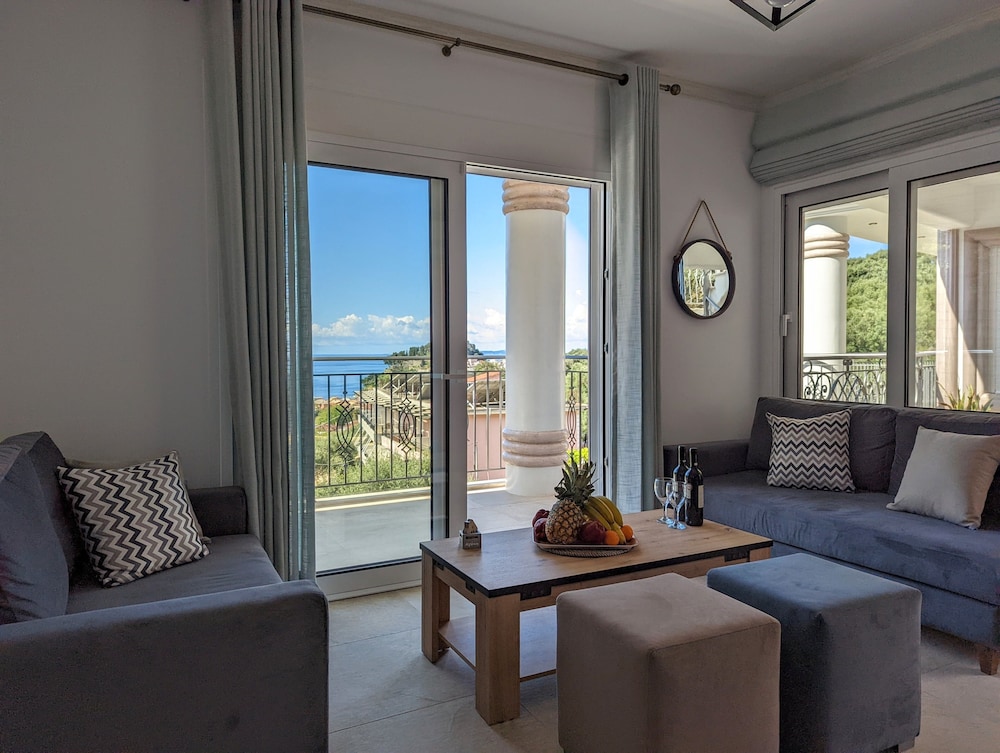natura luxury suites parga
