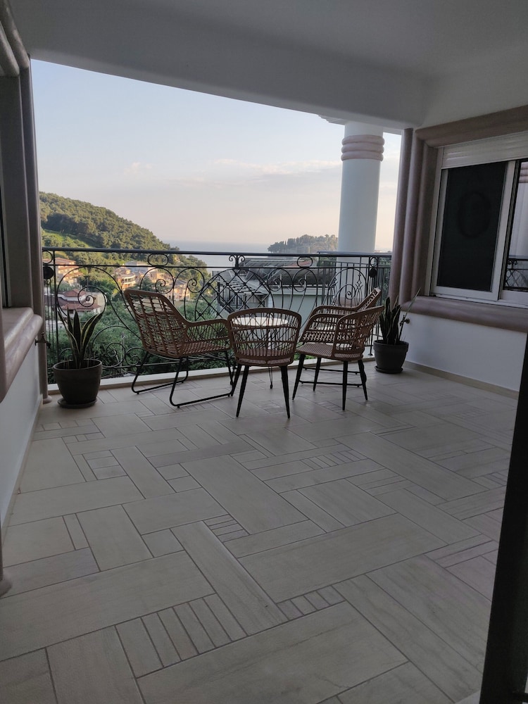 natura luxury suites parga
