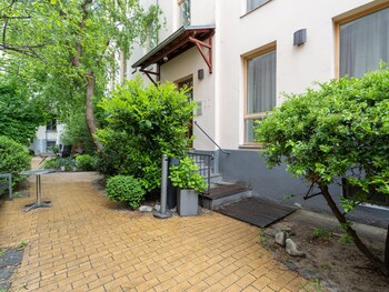 schoenhouse berlin city street