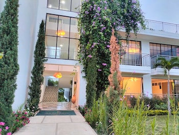 hotel arboreo doradal