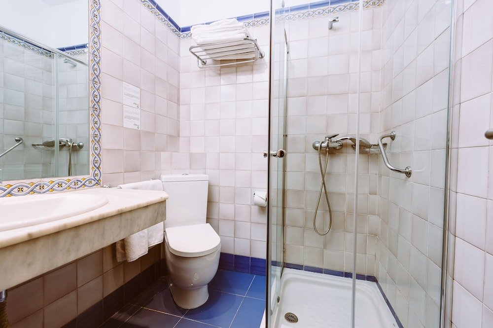 basic hotel dona manuela