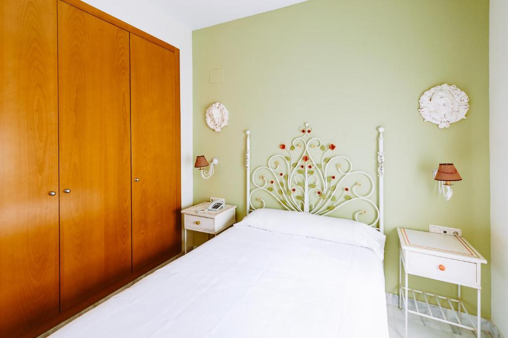 basic hotel dona manuela