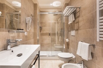at 41 luxury suites and rooms