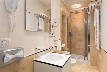 at 41 luxury suites and rooms