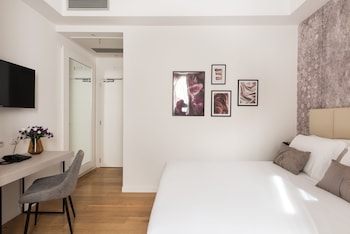 at 41 luxury suites and rooms