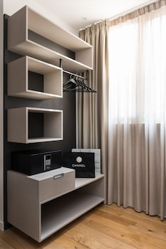 at 41 luxury suites and rooms