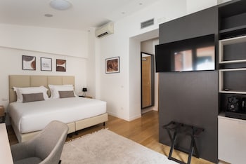 at 41 luxury suites and rooms