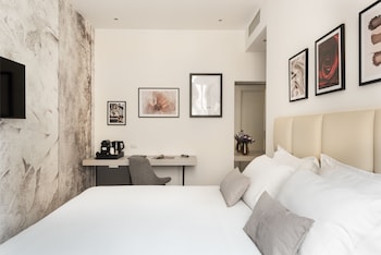 at 41 luxury suites and rooms
