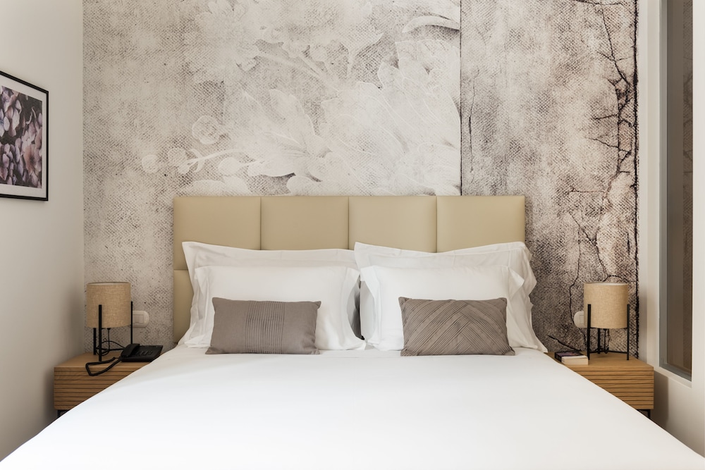 at 41 luxury suites and rooms