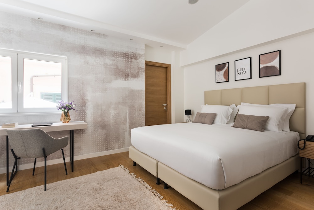 at 41 luxury suites and rooms