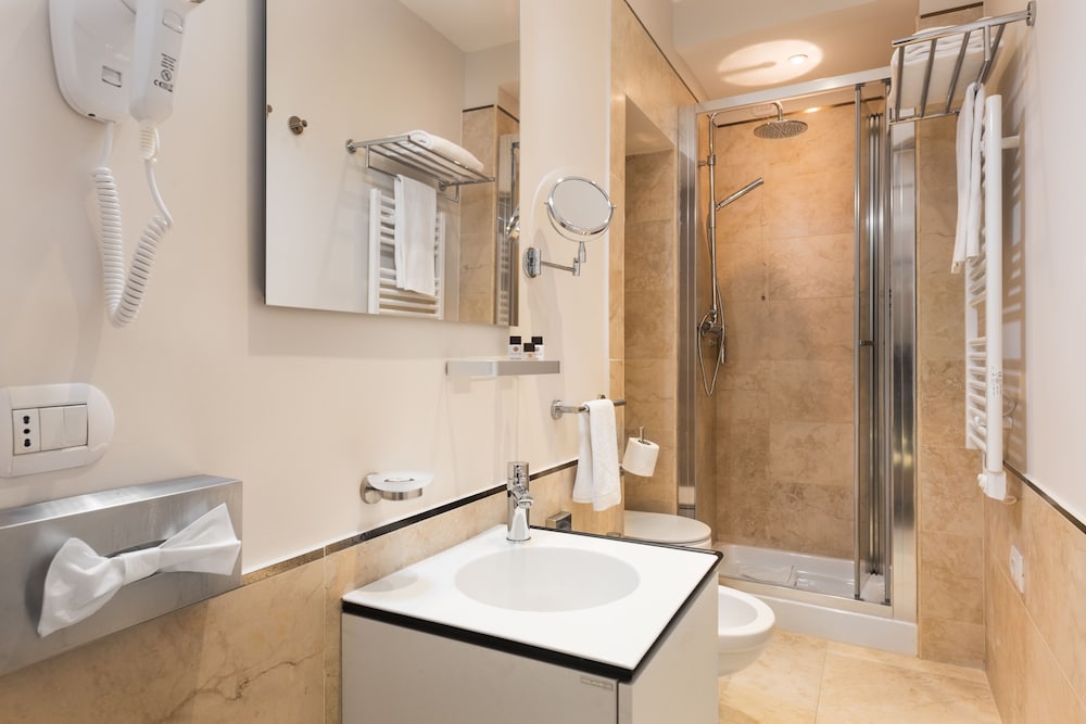 at 41 luxury suites and rooms