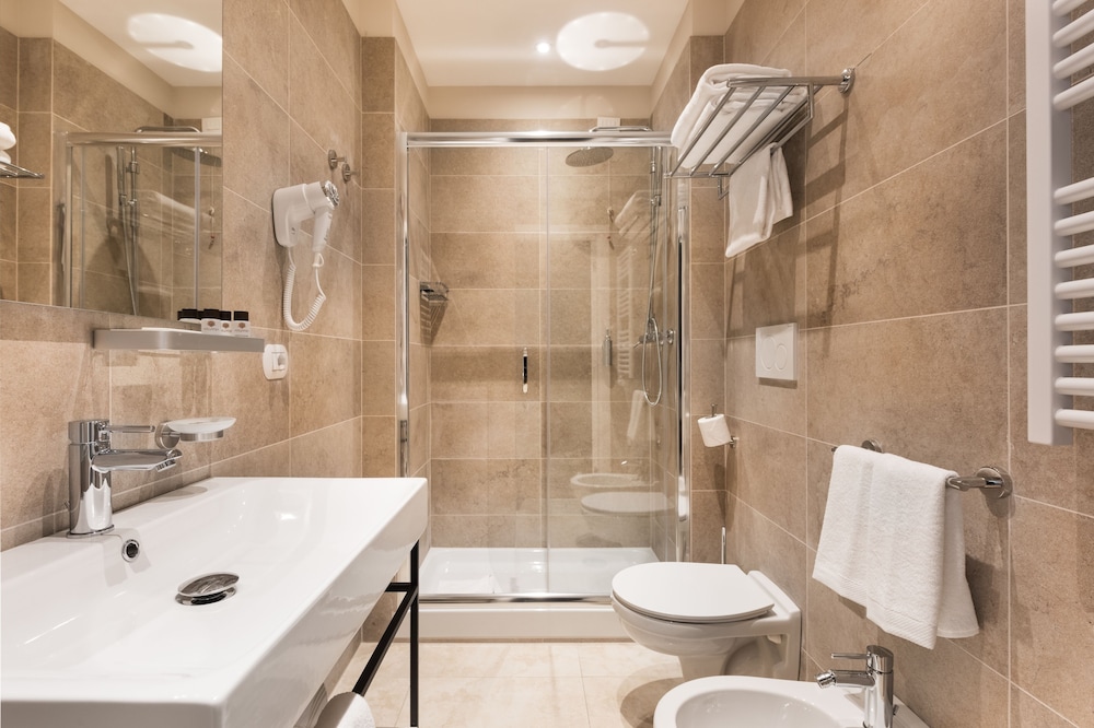 at 41 luxury suites and rooms