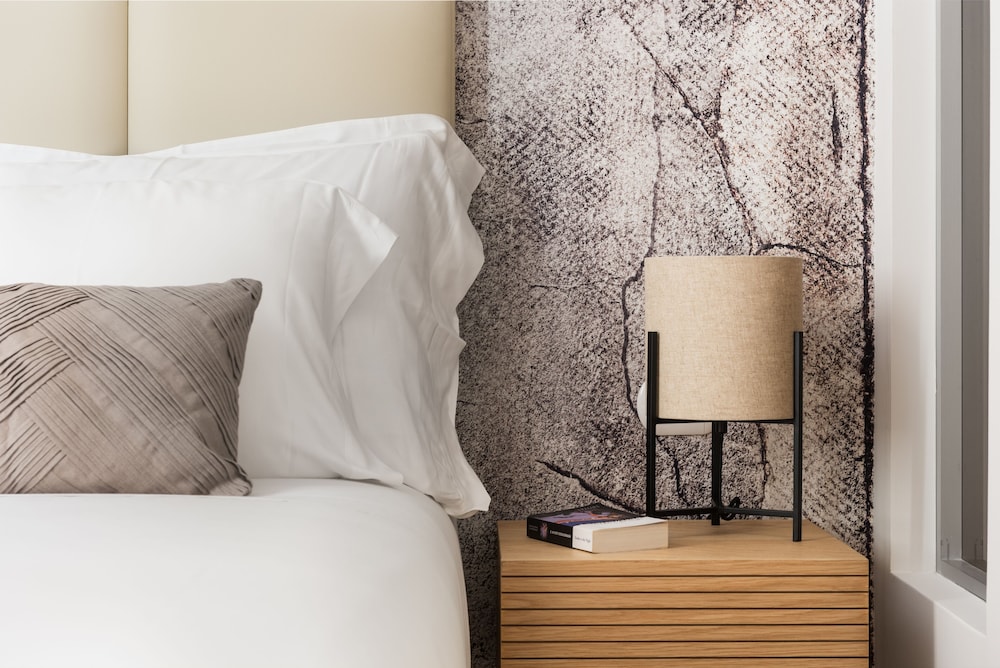 at 41 luxury suites and rooms