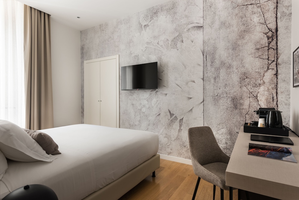 at 41 luxury suites and rooms