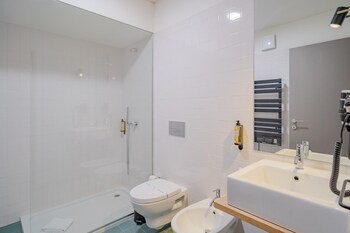 feel corporate housing campanh 06