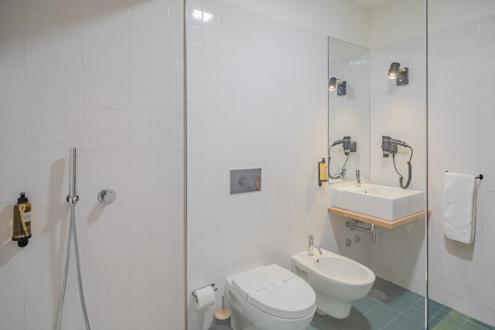 feel corporate housing campanh 10