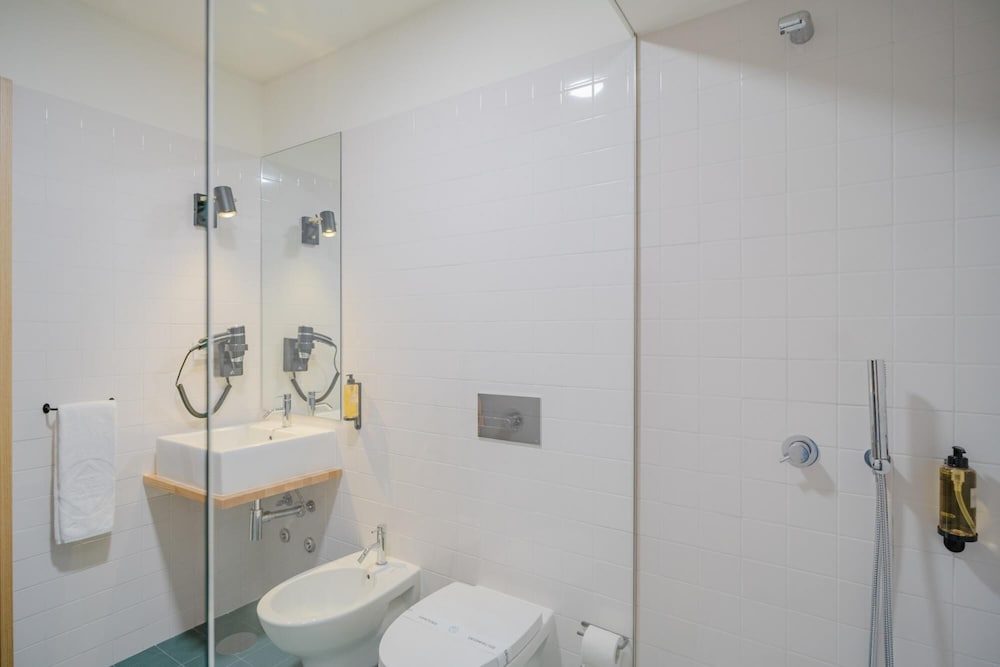 feel corporate housing campanh 07