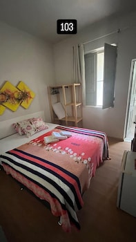 hotel sacra familia
