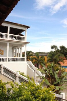 hotel sacra familia