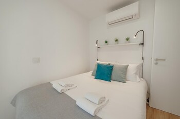 courtyard oporto design apartment k with terrace