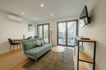 courtyard oporto design apartment k with terrace