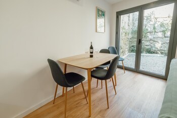 courtyard oporto design apartment k with terrace