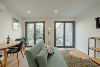 courtyard oporto design apartment k with terrace