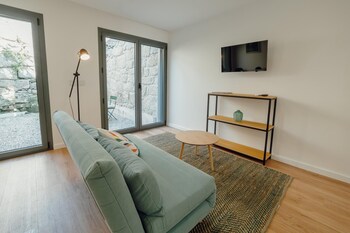 courtyard oporto design apartment k with terrace