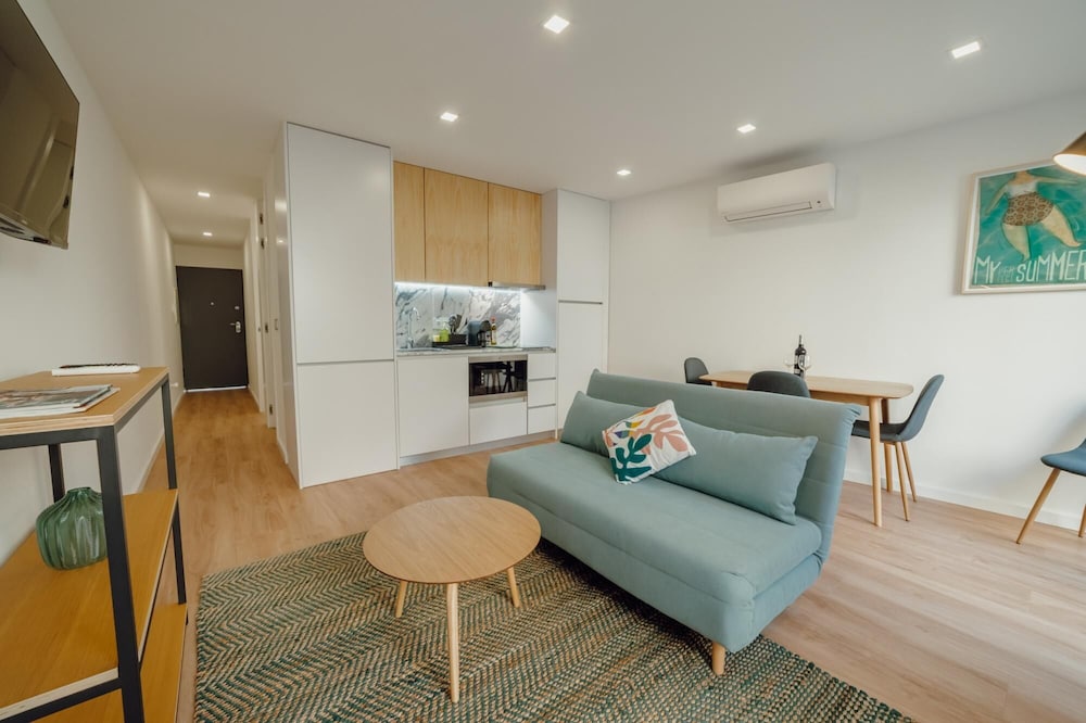 courtyard oporto design apartment k with terrace