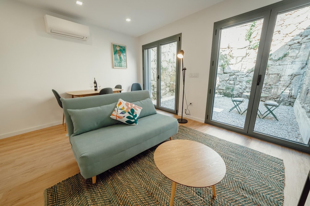 courtyard oporto design apartment k with terrace