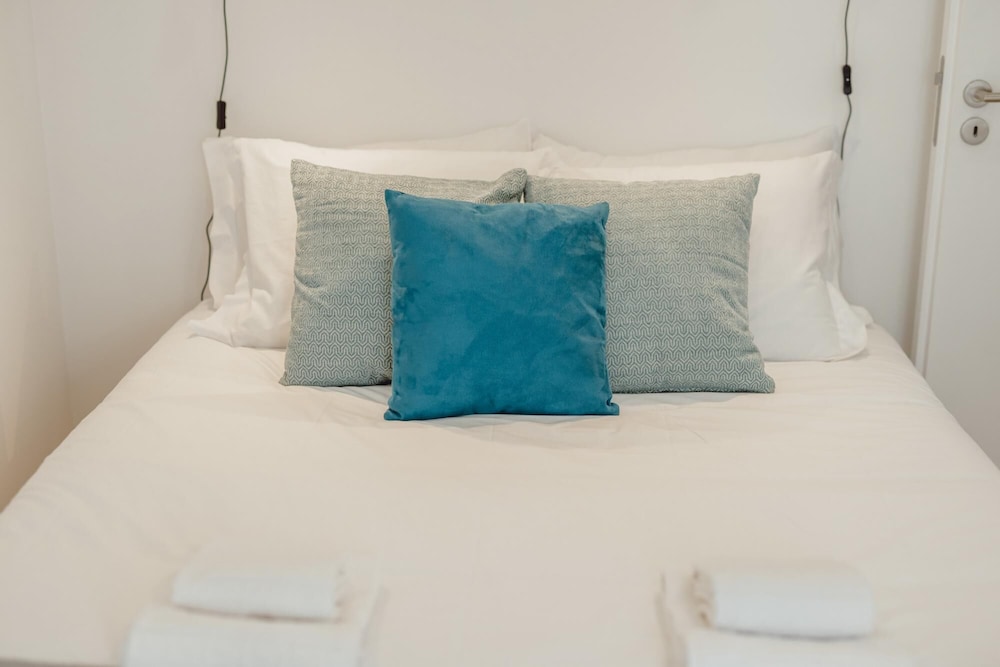 courtyard oporto design apartment k with terrace