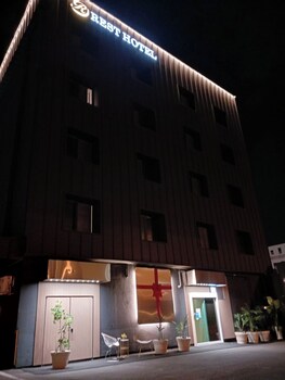 rest hotel