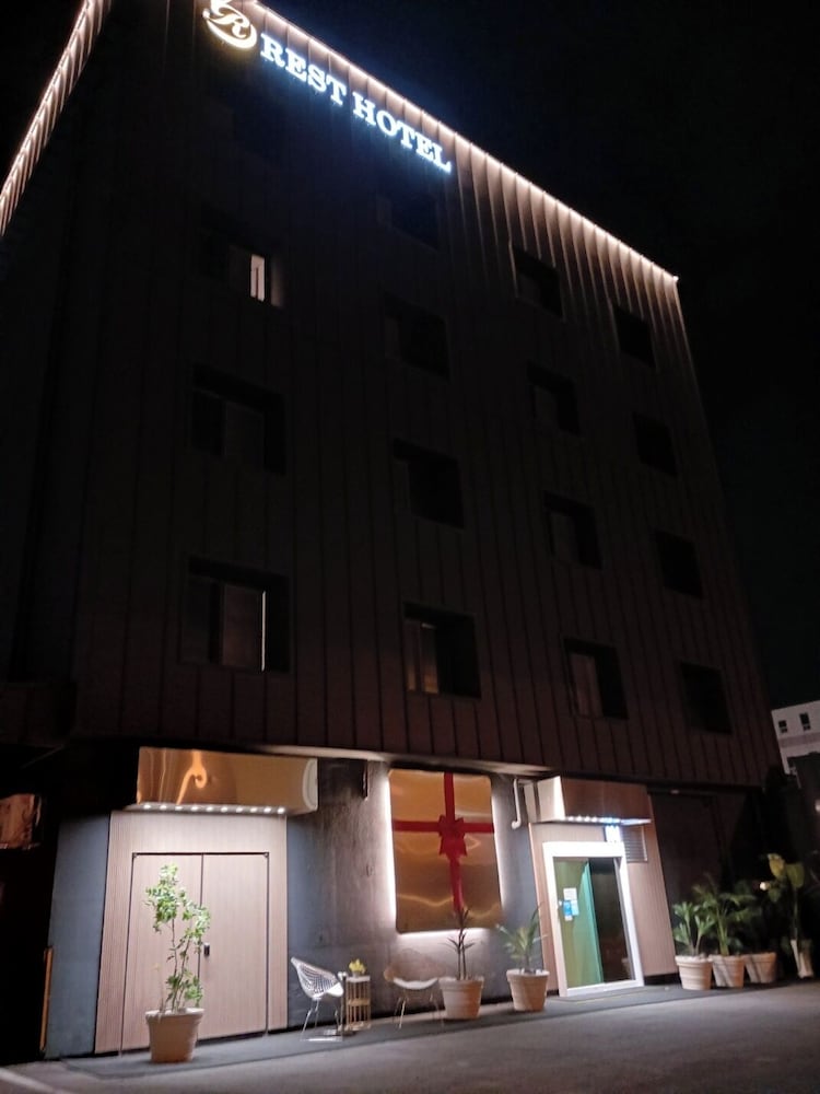 rest hotel