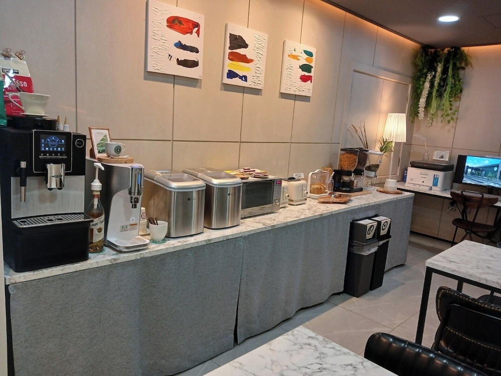 rest hotel