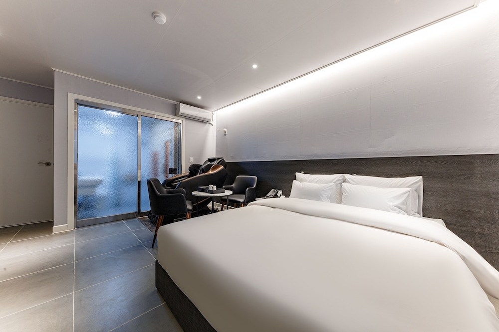 rest hotel