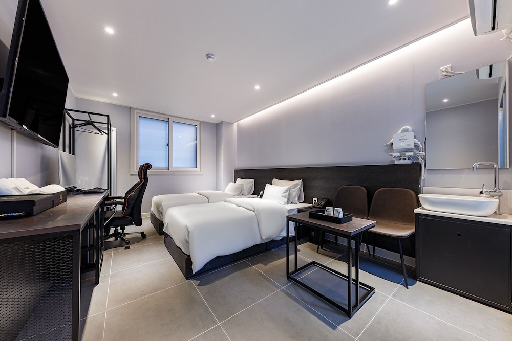 rest hotel