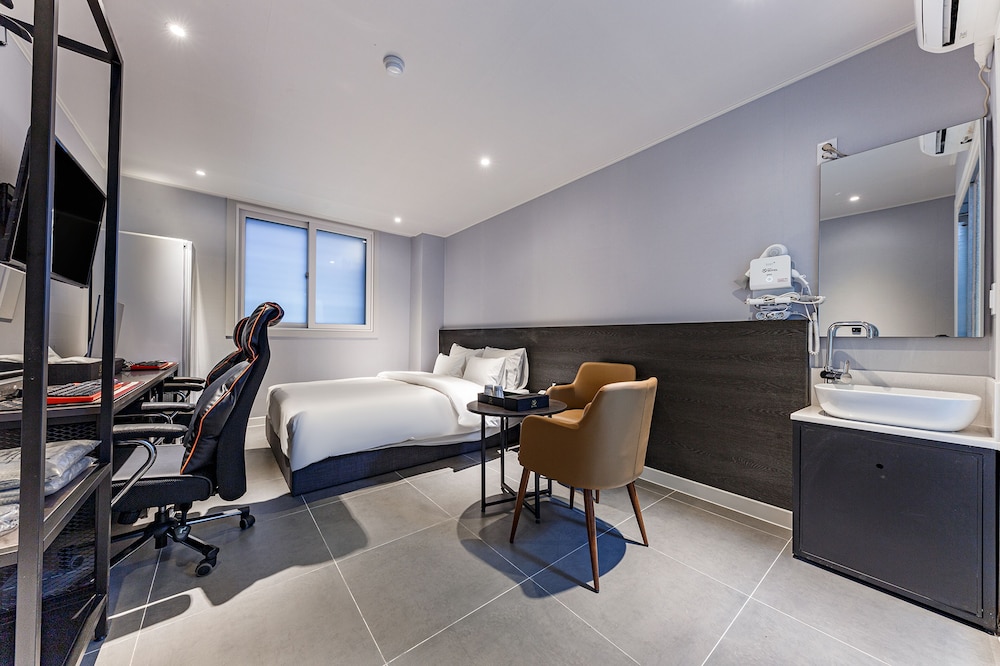 rest hotel
