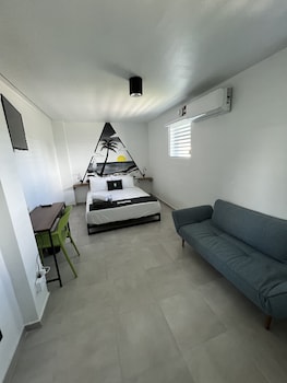 nomada beach hostel adult only
