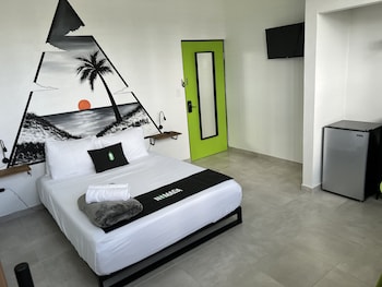 nomada beach hostel adult only