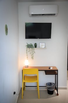 nomada beach hostel adult only