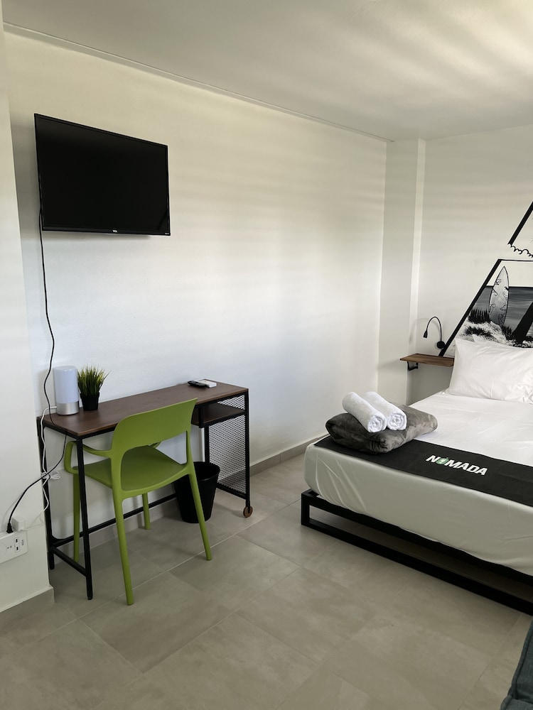 nomada beach hostel adult only
