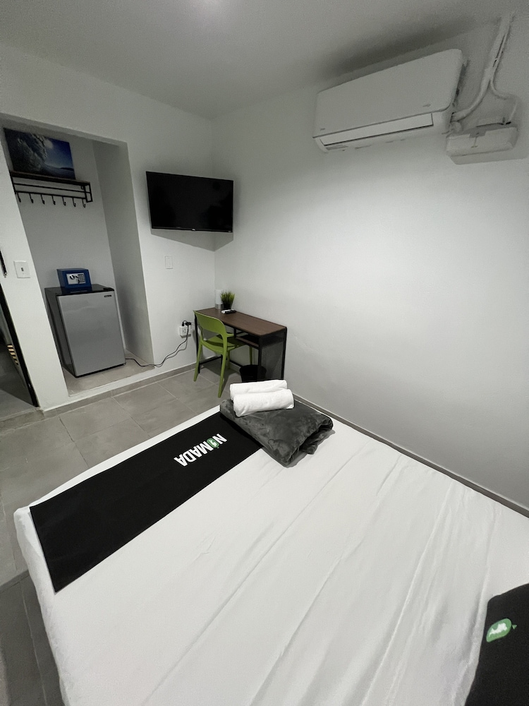 nomada beach hostel adult only