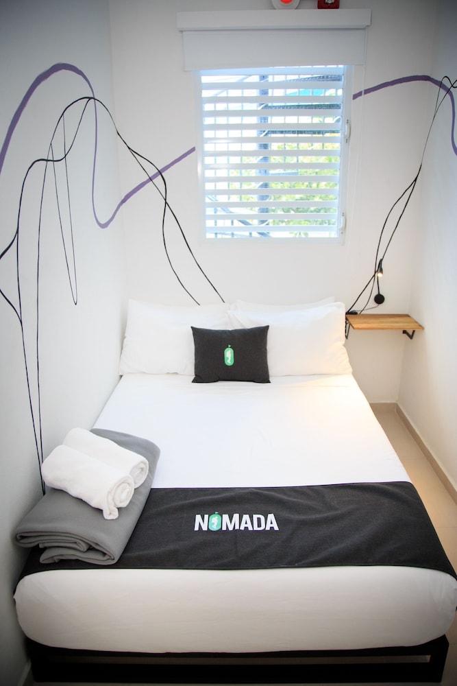 nomada beach hostel adult only