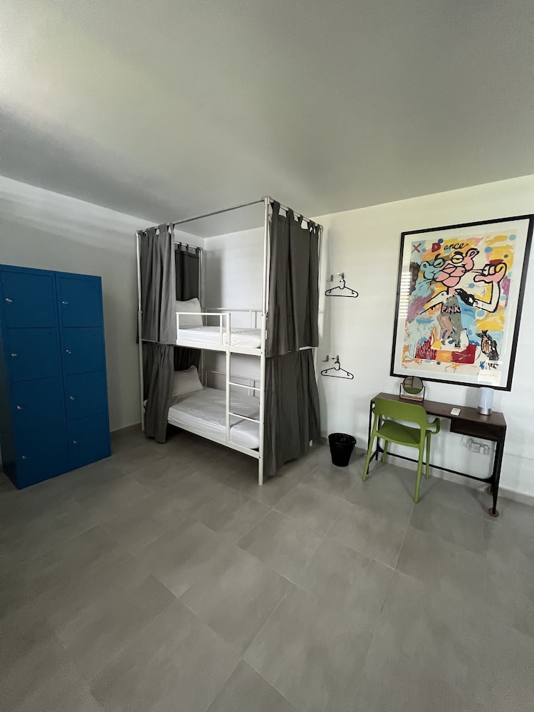 nomada beach hostel adult only