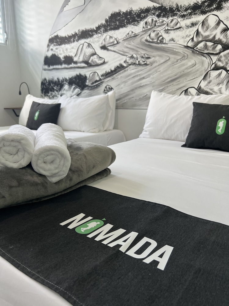 nomada beach hostel adult only