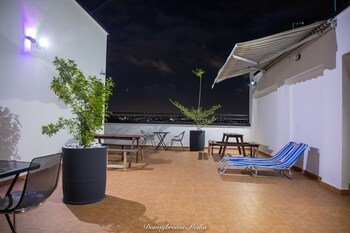 washington court deluxe one bedroom apartment