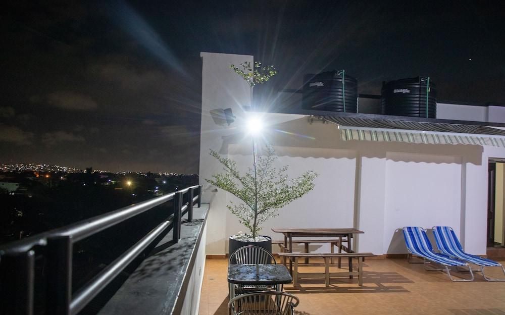 washington court deluxe one bedroom apartment