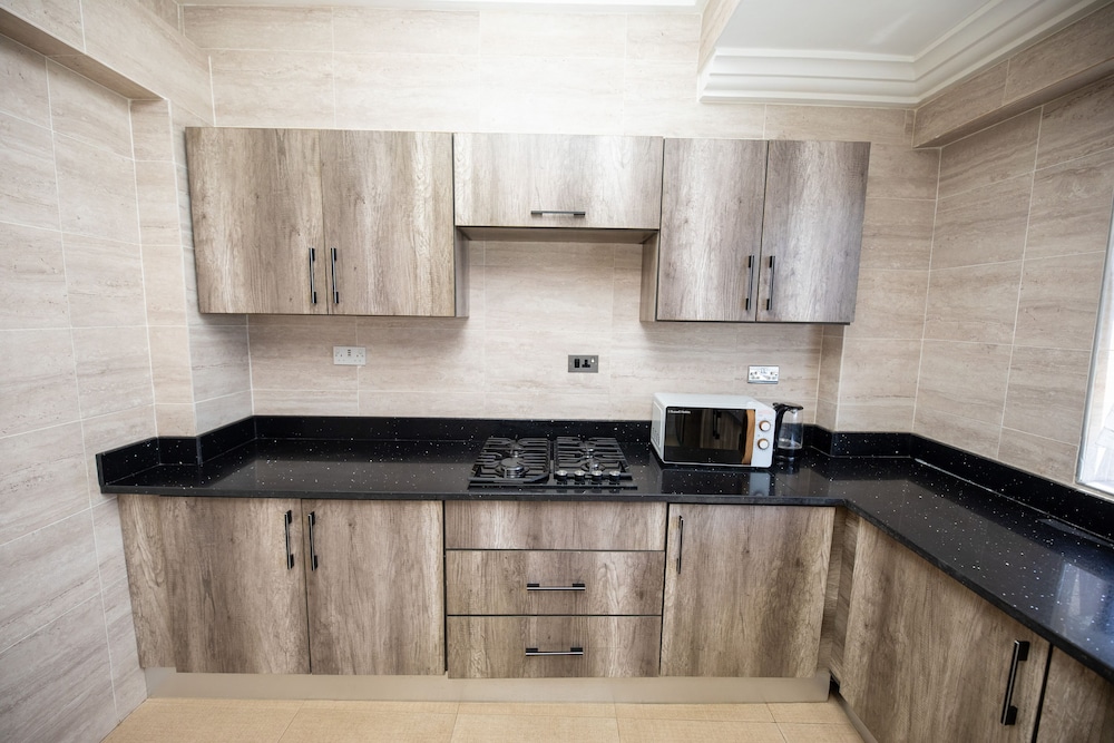 washington court deluxe one bedroom apartment