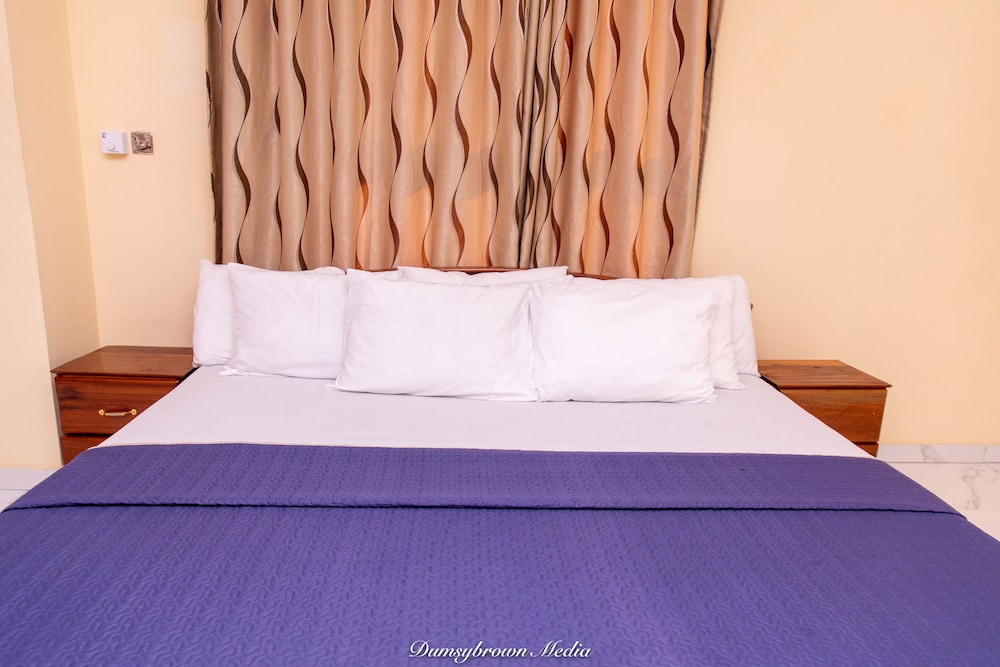 washington court deluxe one bedroom apartment